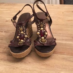 GUC Franco Sarto leather with gemstone wedges